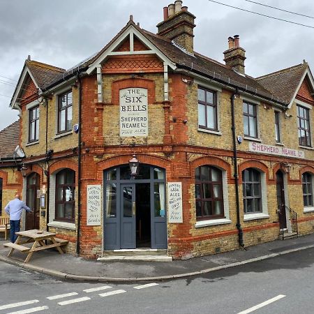 مبيت وإفطار روتشستر The Six Bells المظهر الخارجي الصورة